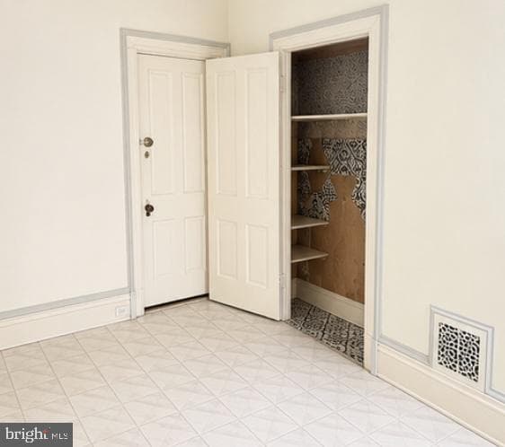 2107 Tasker Street photo 5