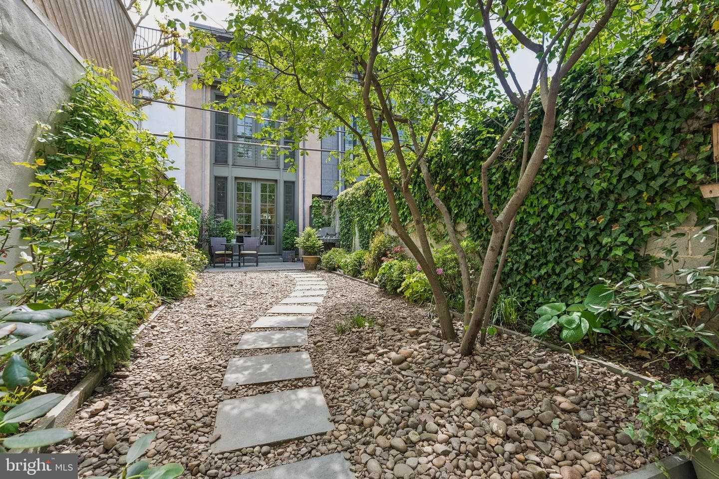 2415 Pine Street photo 18
