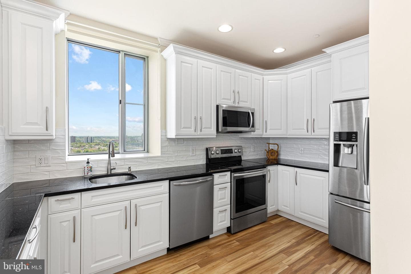 901 N Penn Street #r2401 photo 3