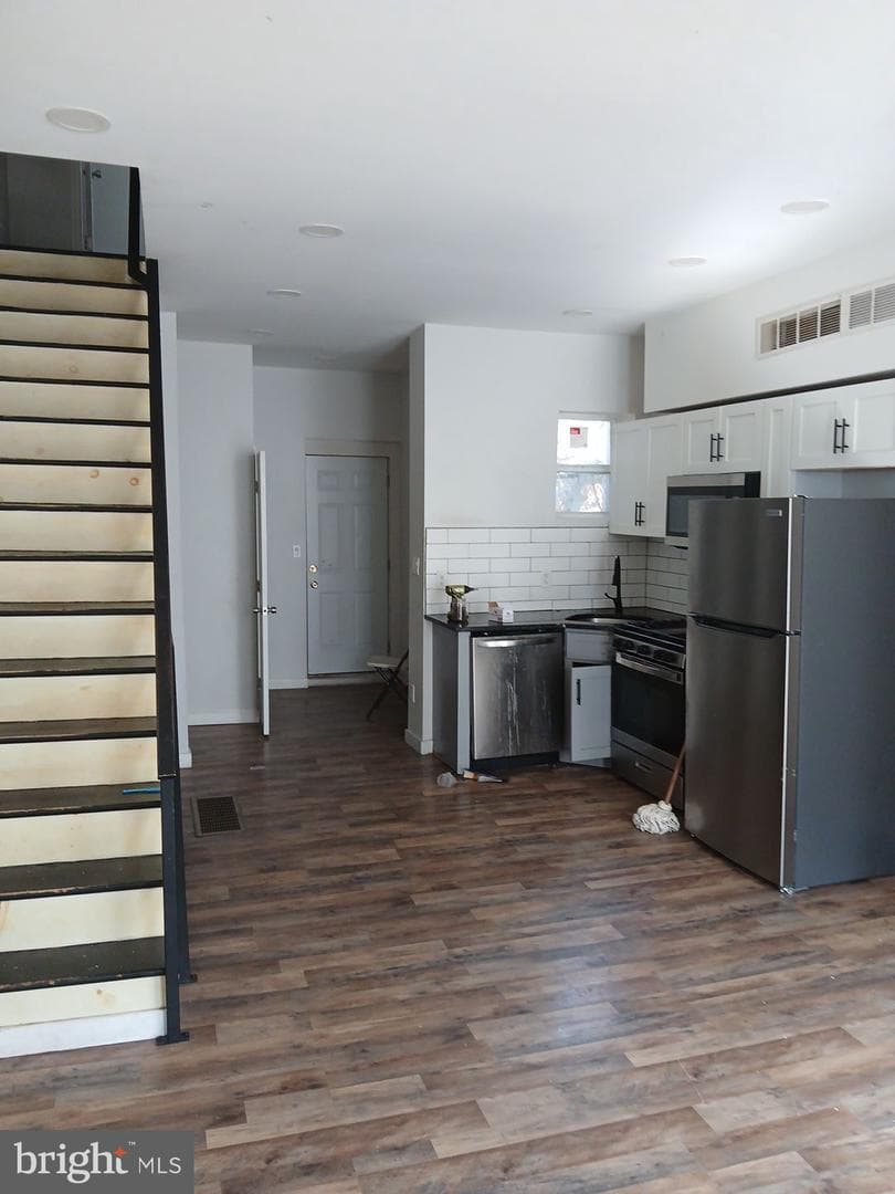 2214 N Cleveland Street photo 8
