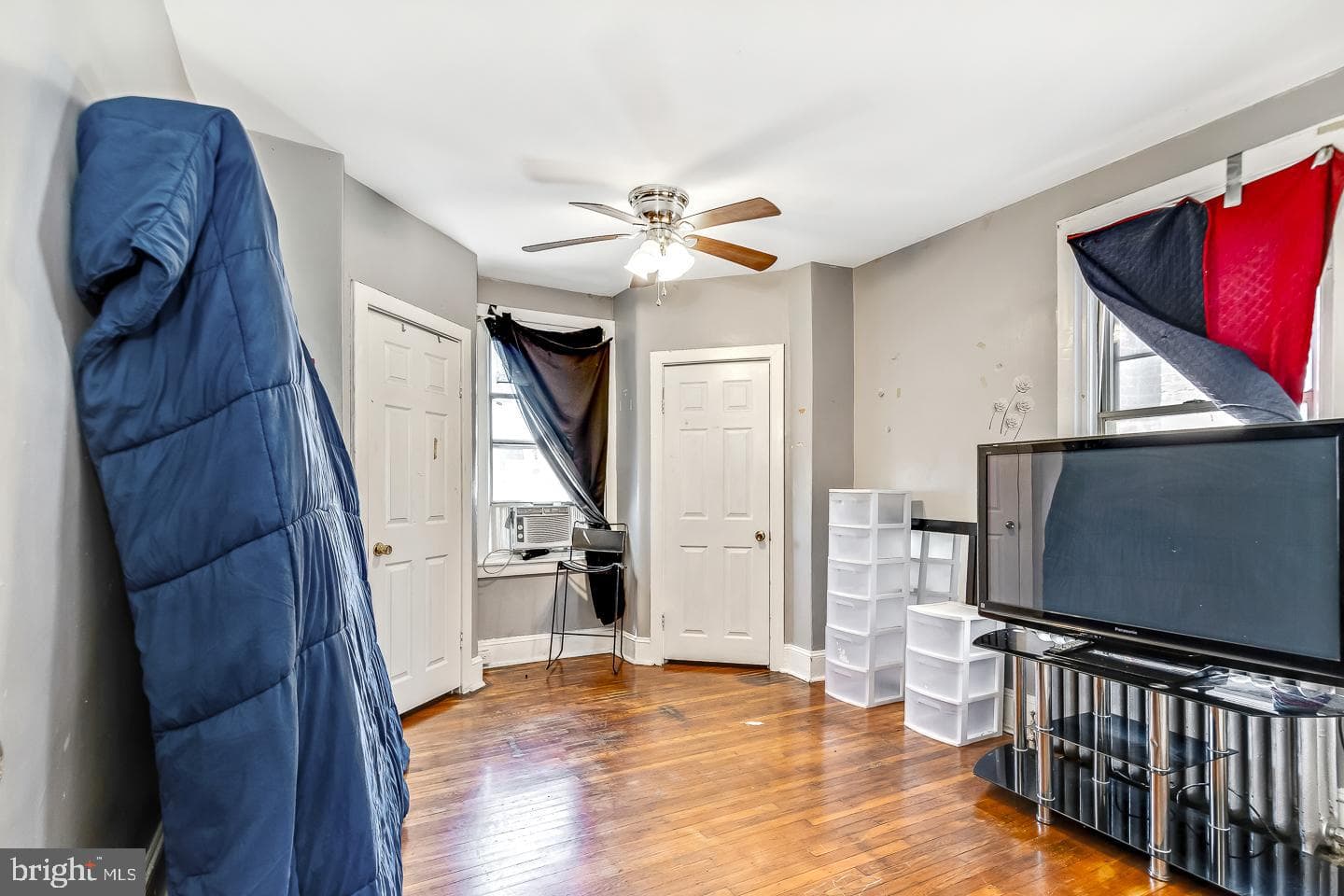 5506 Delancey St photo 9