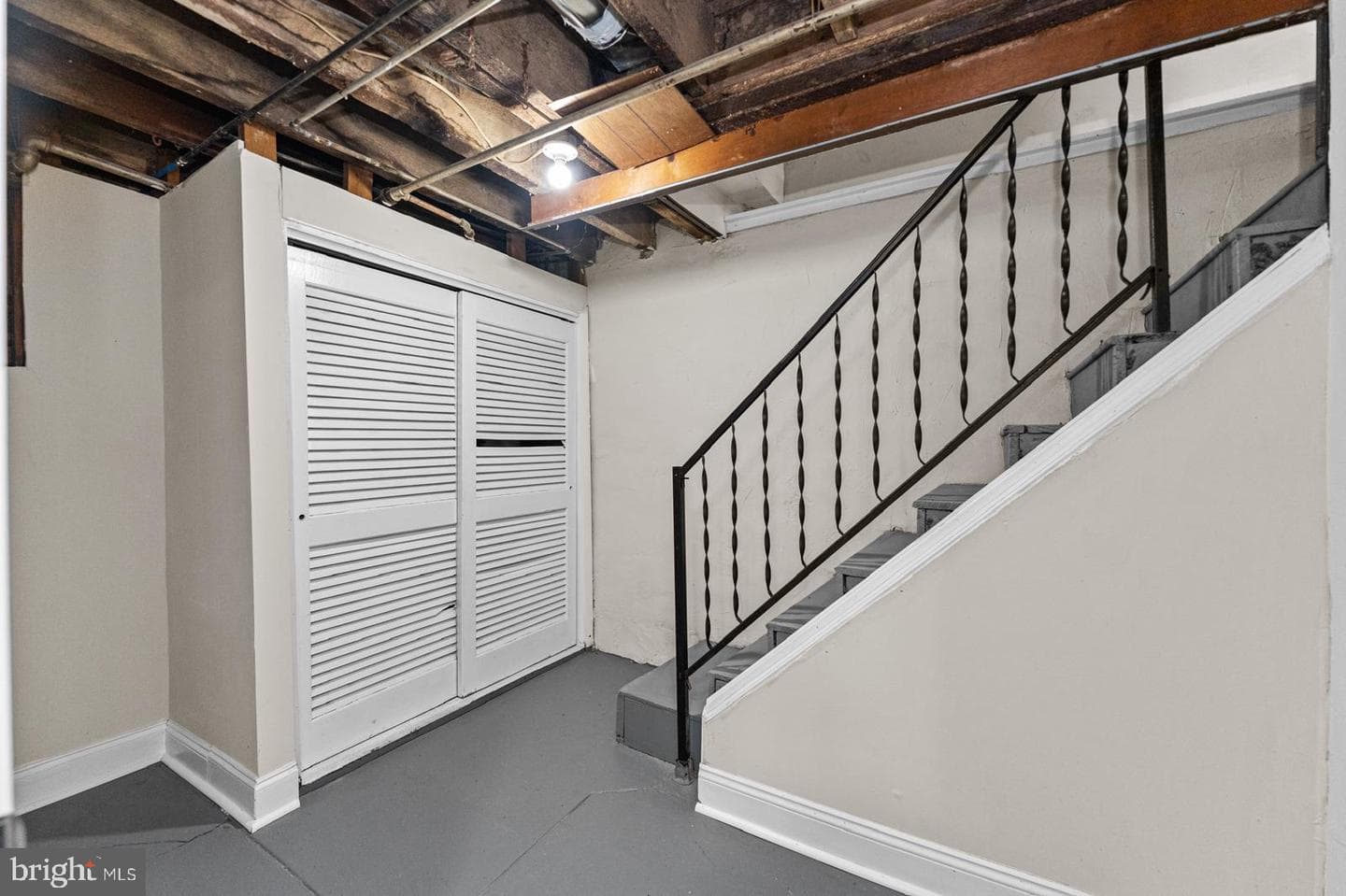 5946 Bennington Street photo 22