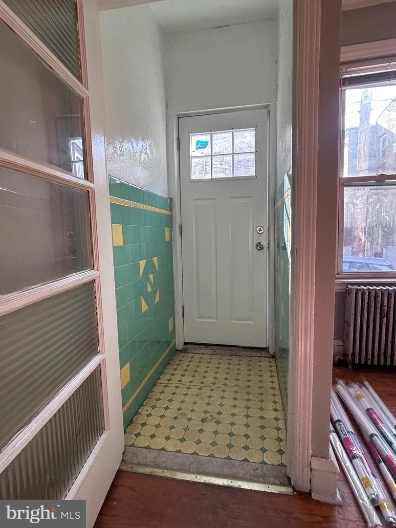 549 Fernon Street photo 2