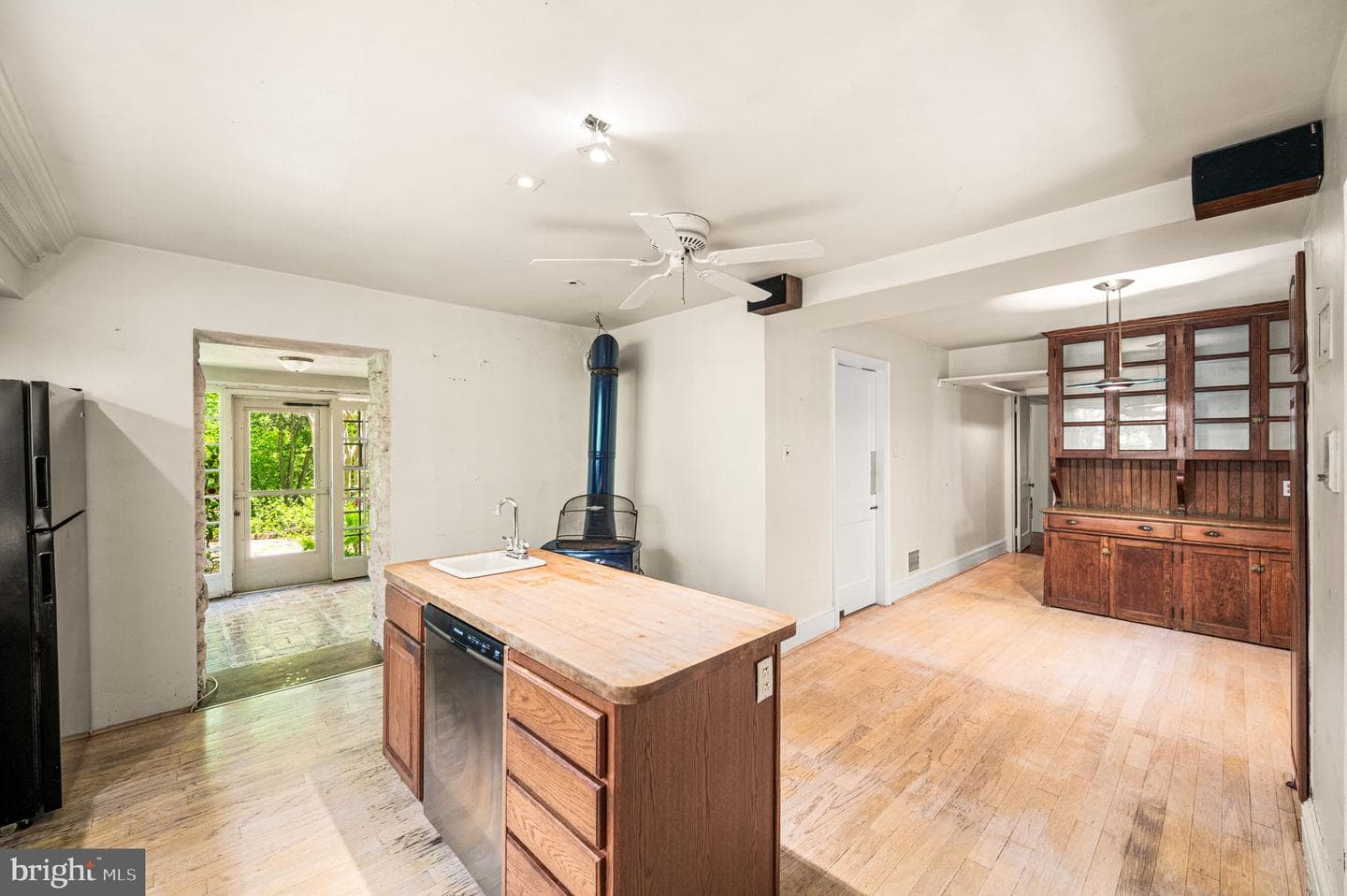 7700 Lincoln Drive photo 19