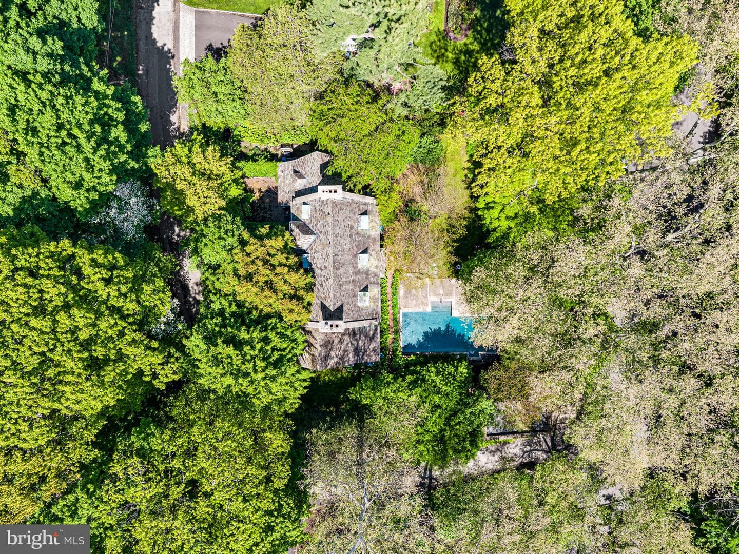 7700 Lincoln Drive photo 40