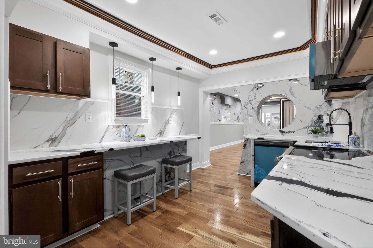 1853 W Juniata Street photo 12