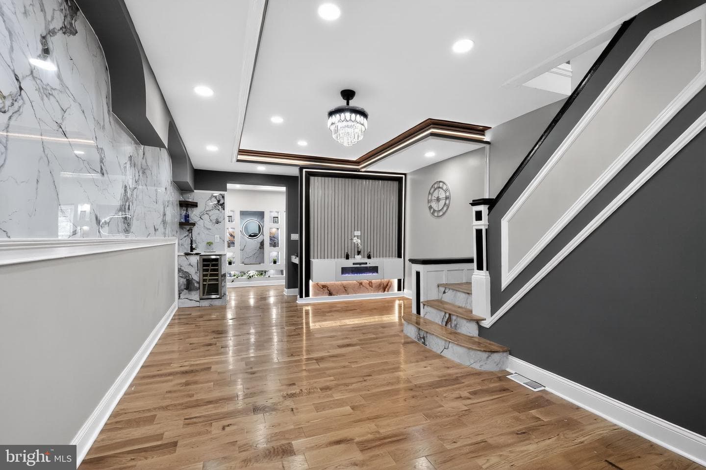 1853 W Juniata Street photo 8