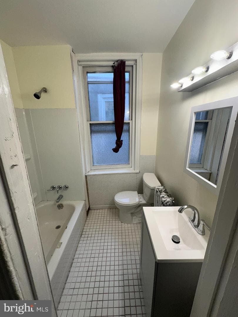 1607 Wharton Street photo 26