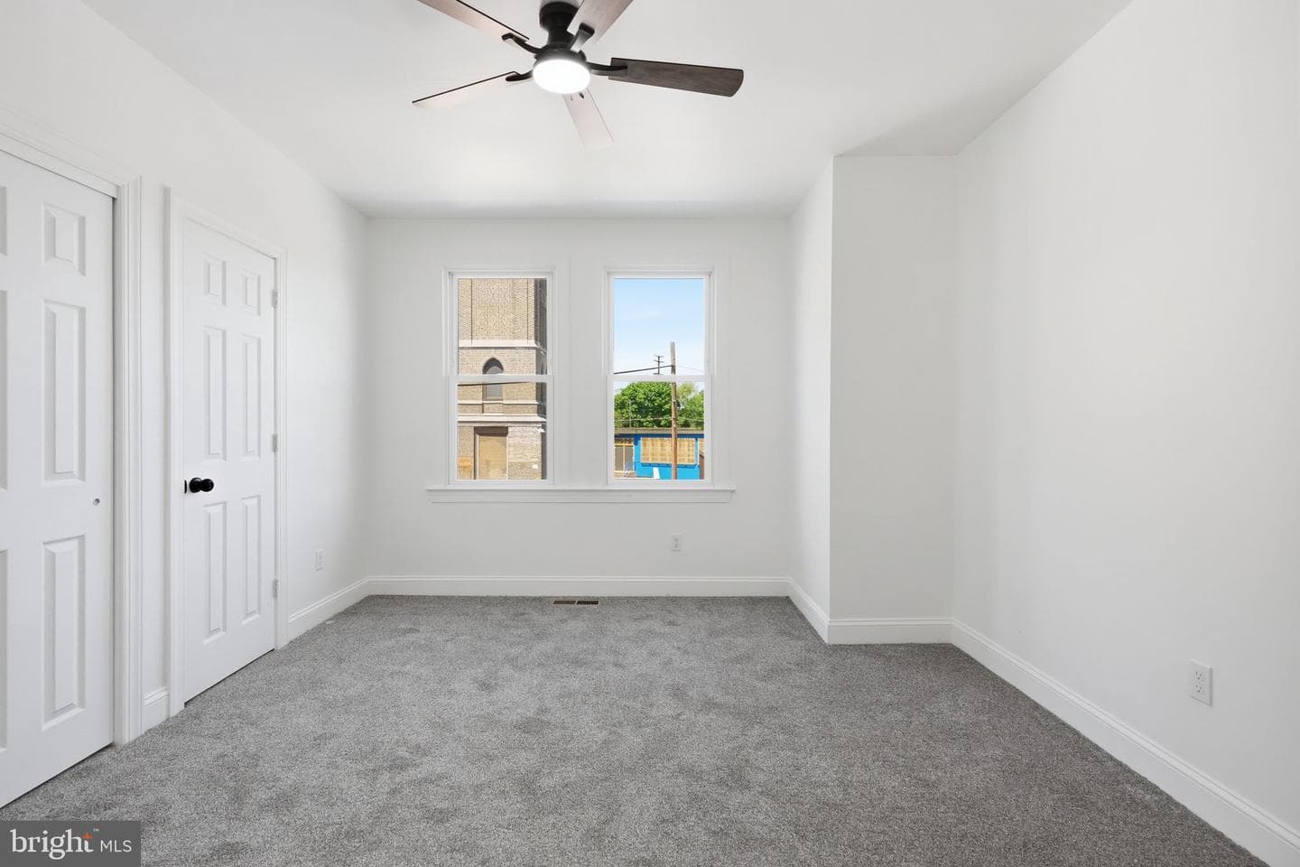 5754 W Oxford Street photo 27