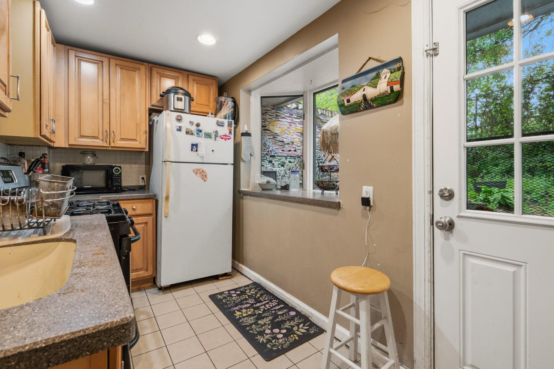 3693 Calumet Street photo 12