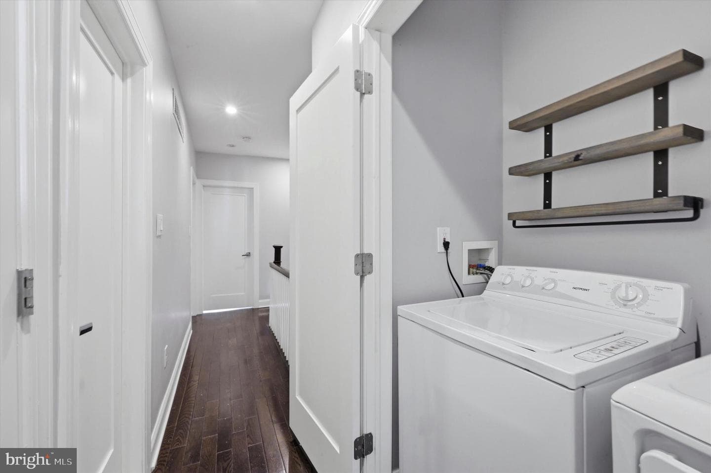 308 Roseberry Street photo 15