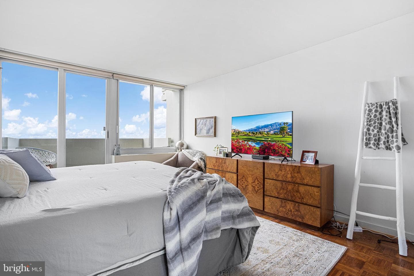 604 S Washington Square #2311 photo 16