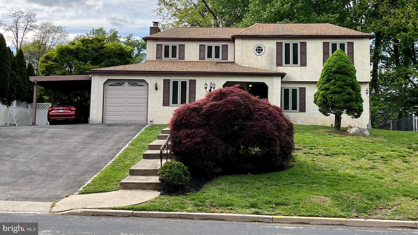 924 Clyde Lane photo 2