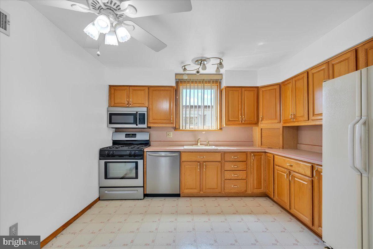 9825 Clark Street photo 10