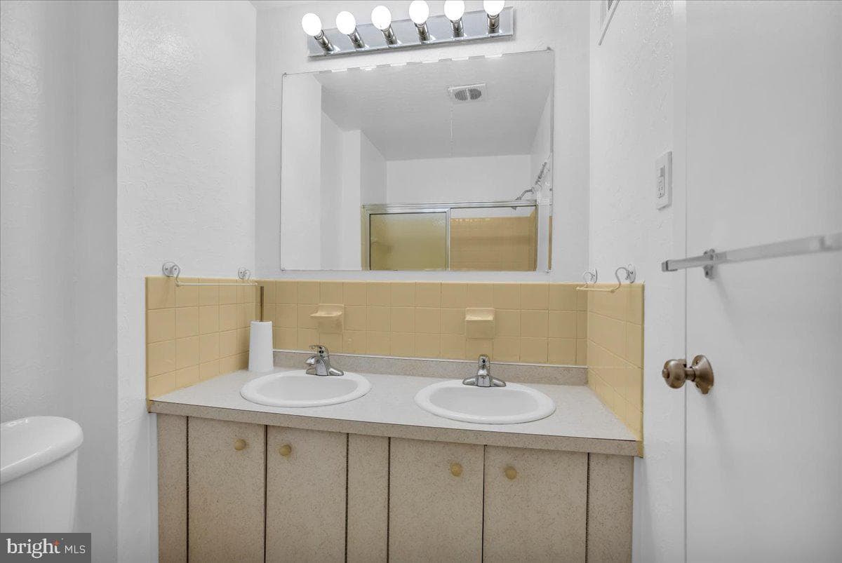 9825 Clark Street photo 14