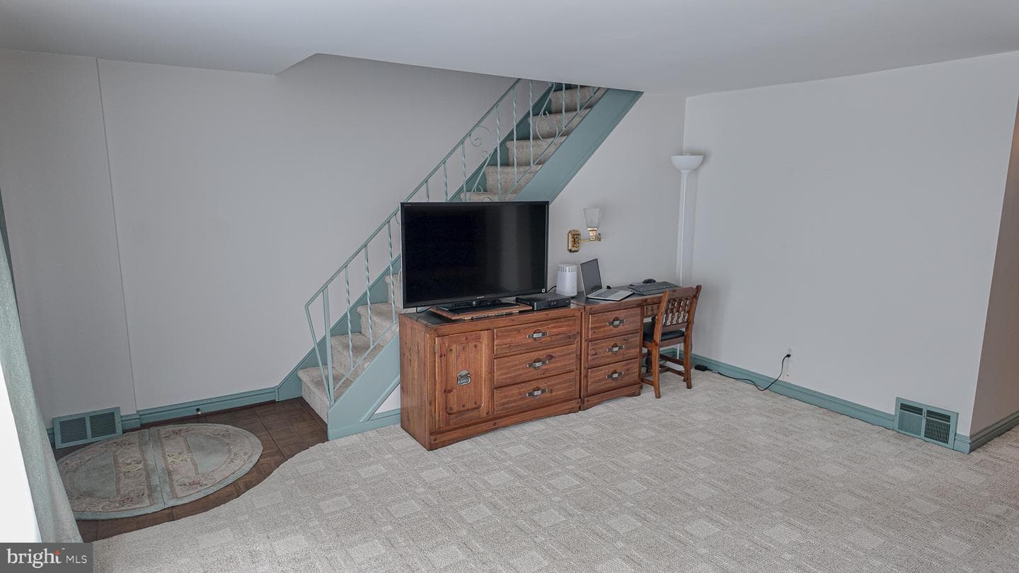 3415 Aubrey Avenue photo 3