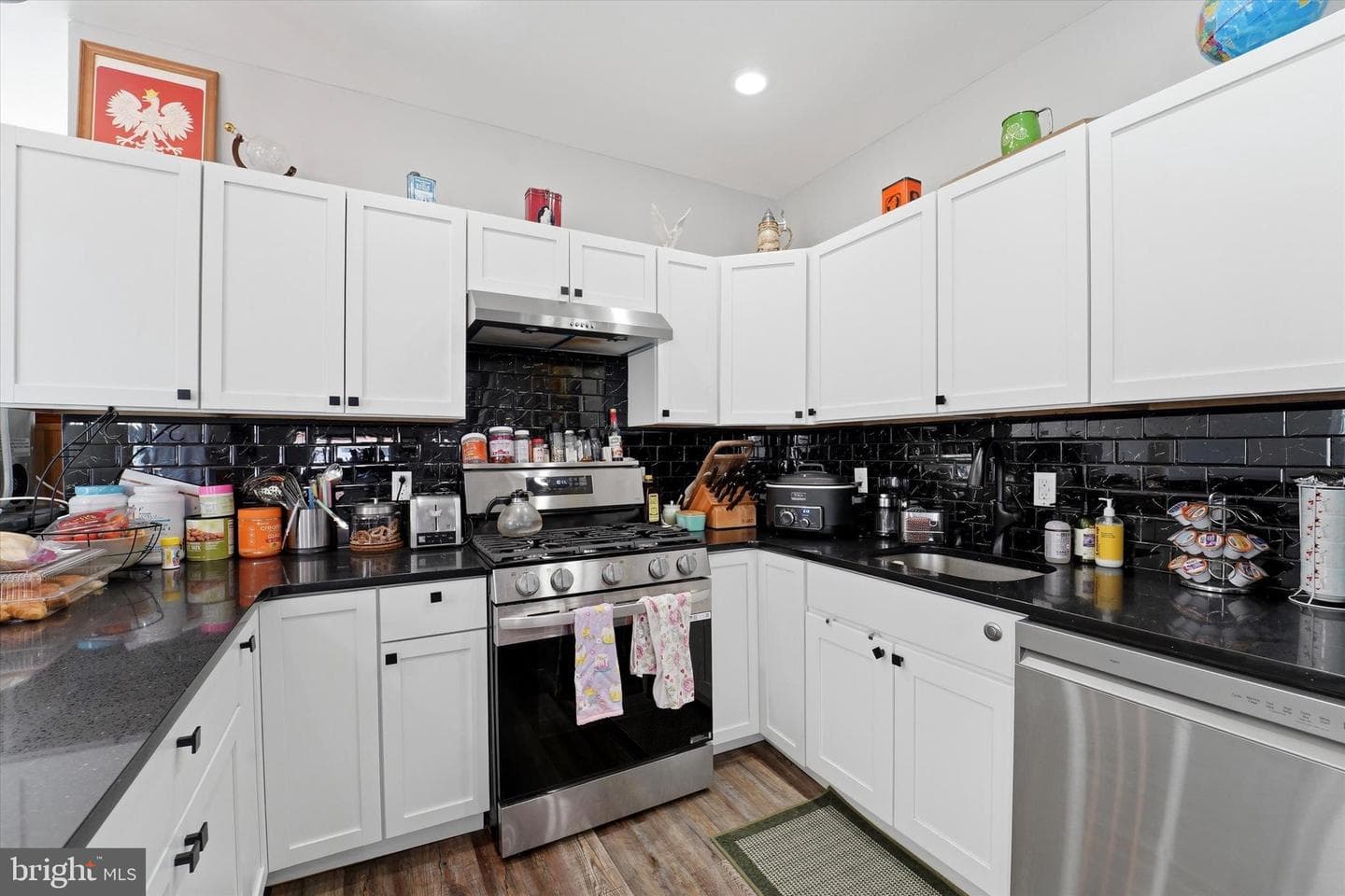 4493 Edgemont Street photo 10