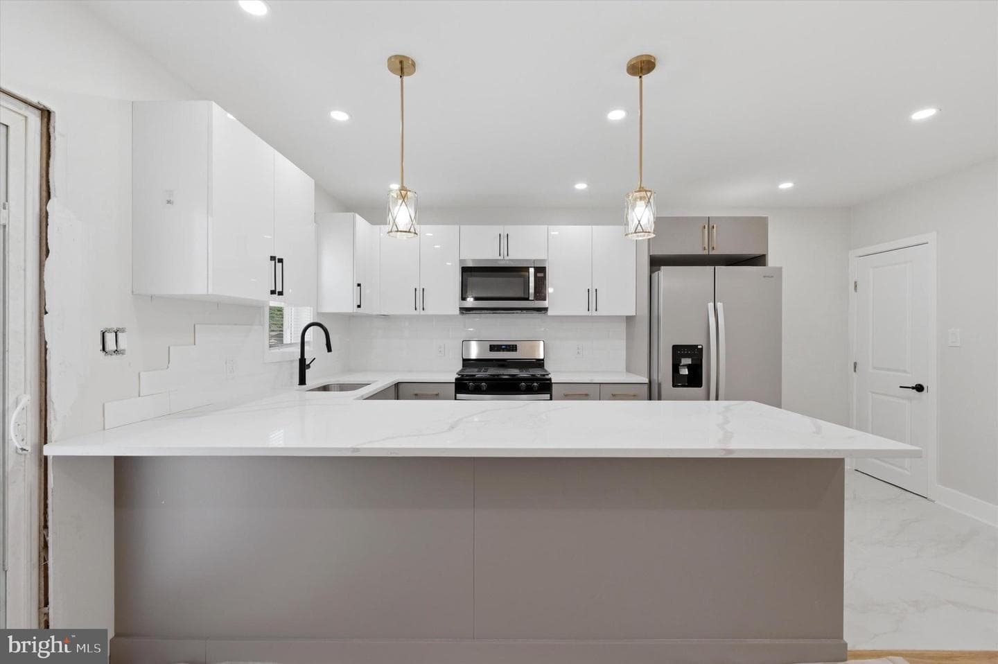 5859 Sylvester Street photo 5