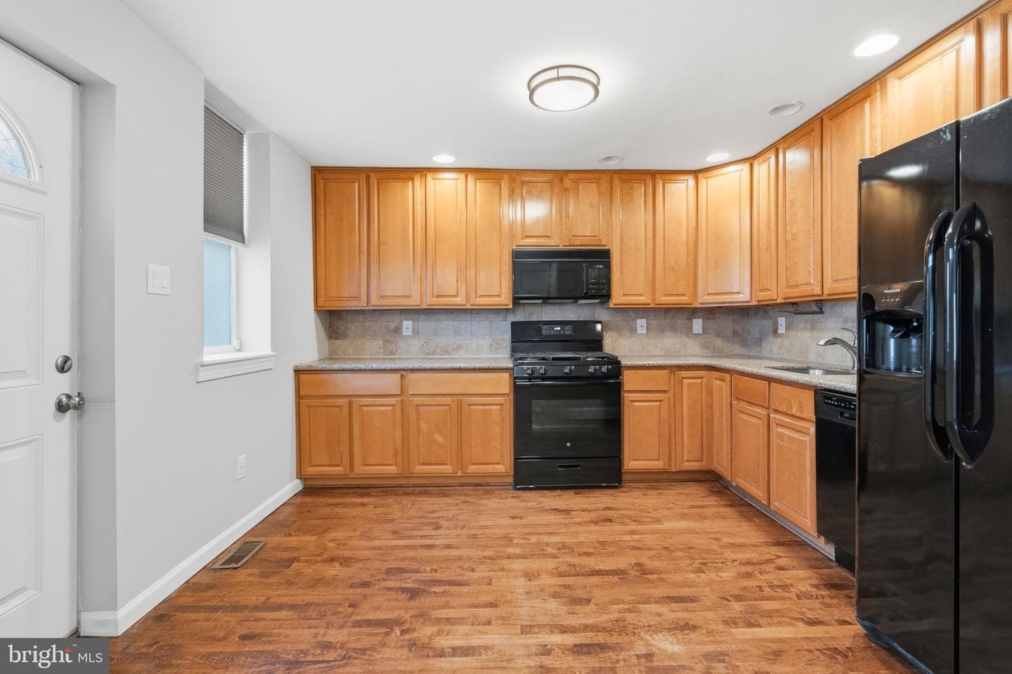 2535 Tilton Street photo 8