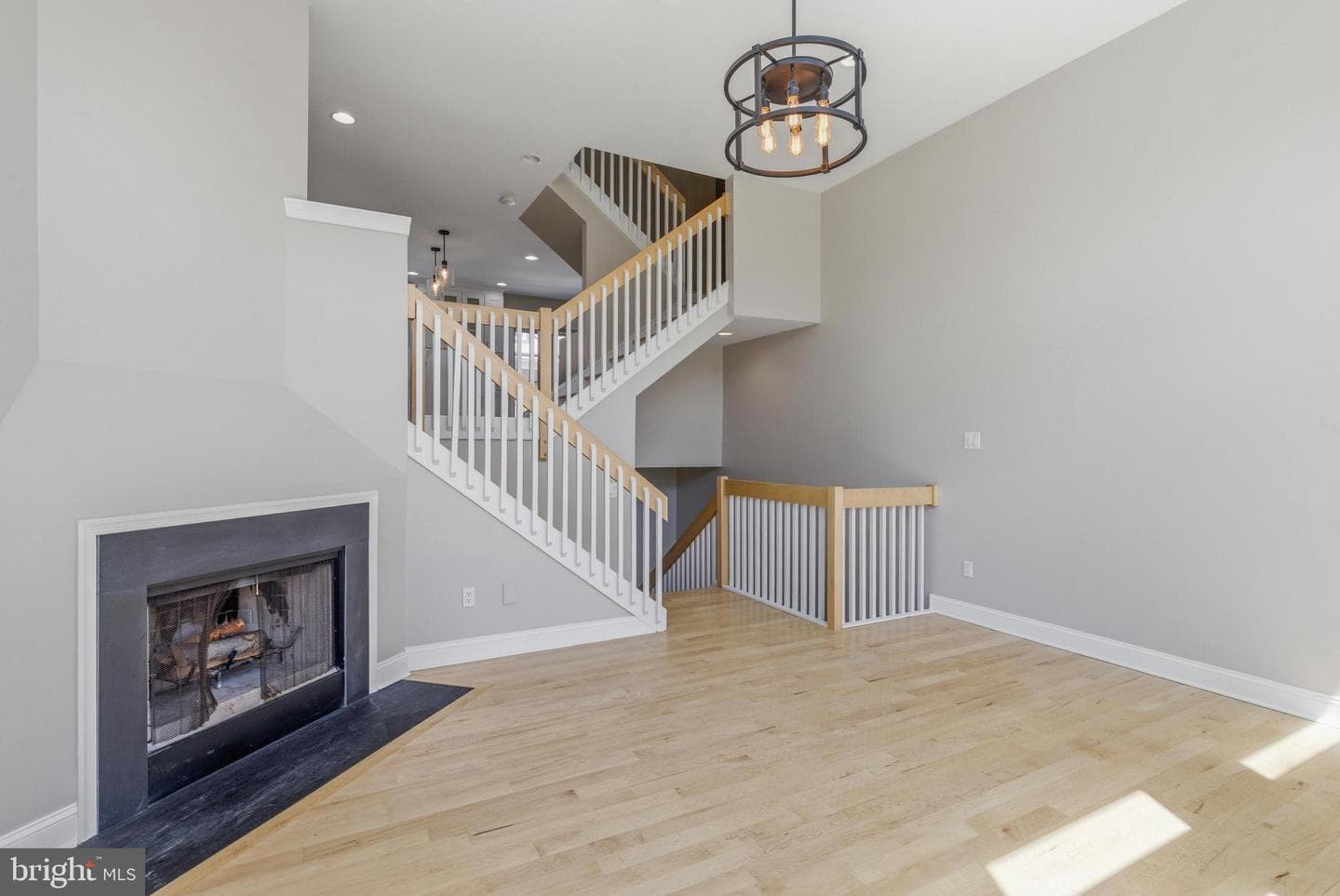 913 N Lawrence Street photo 11