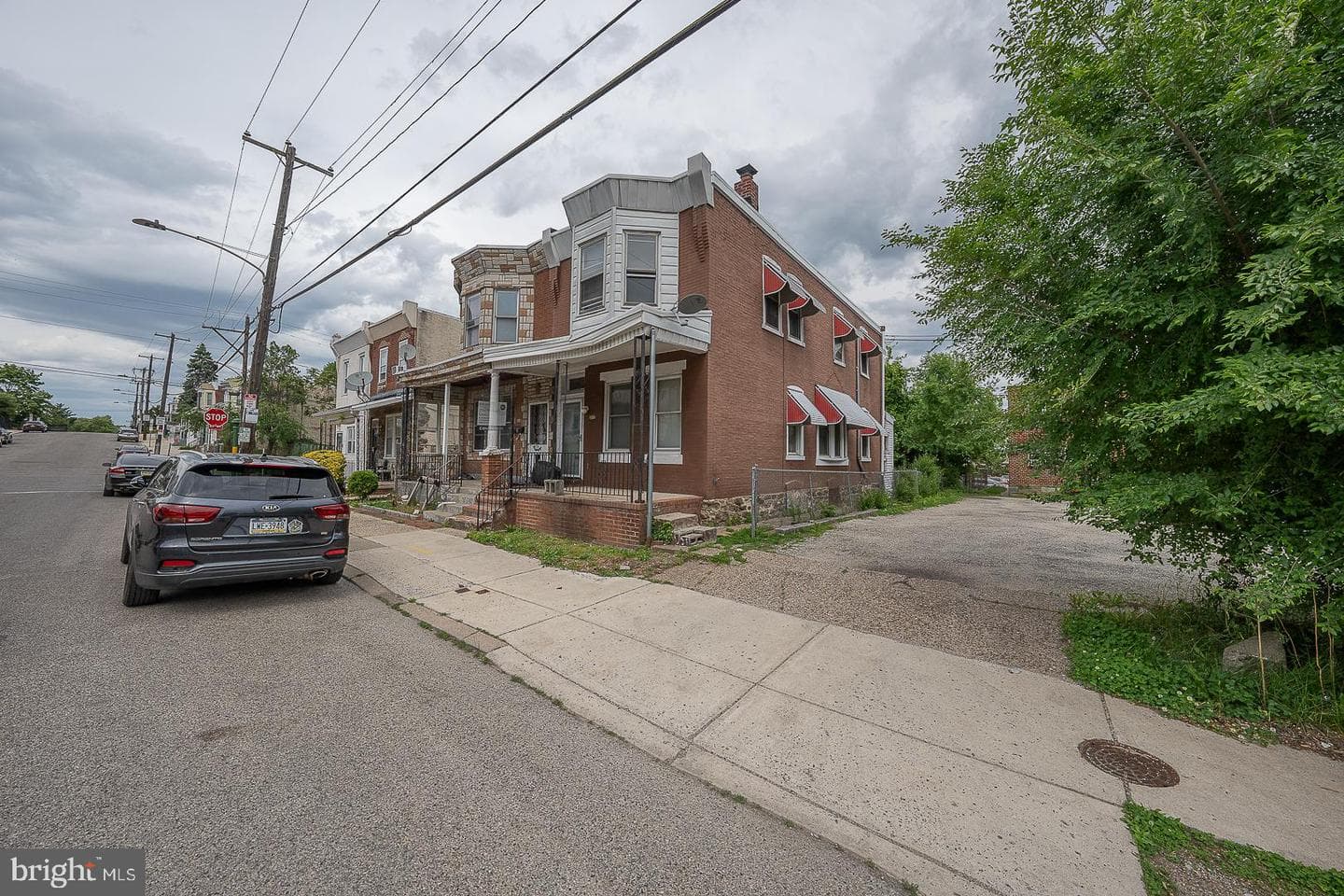 5847 N 12th Street photo 2