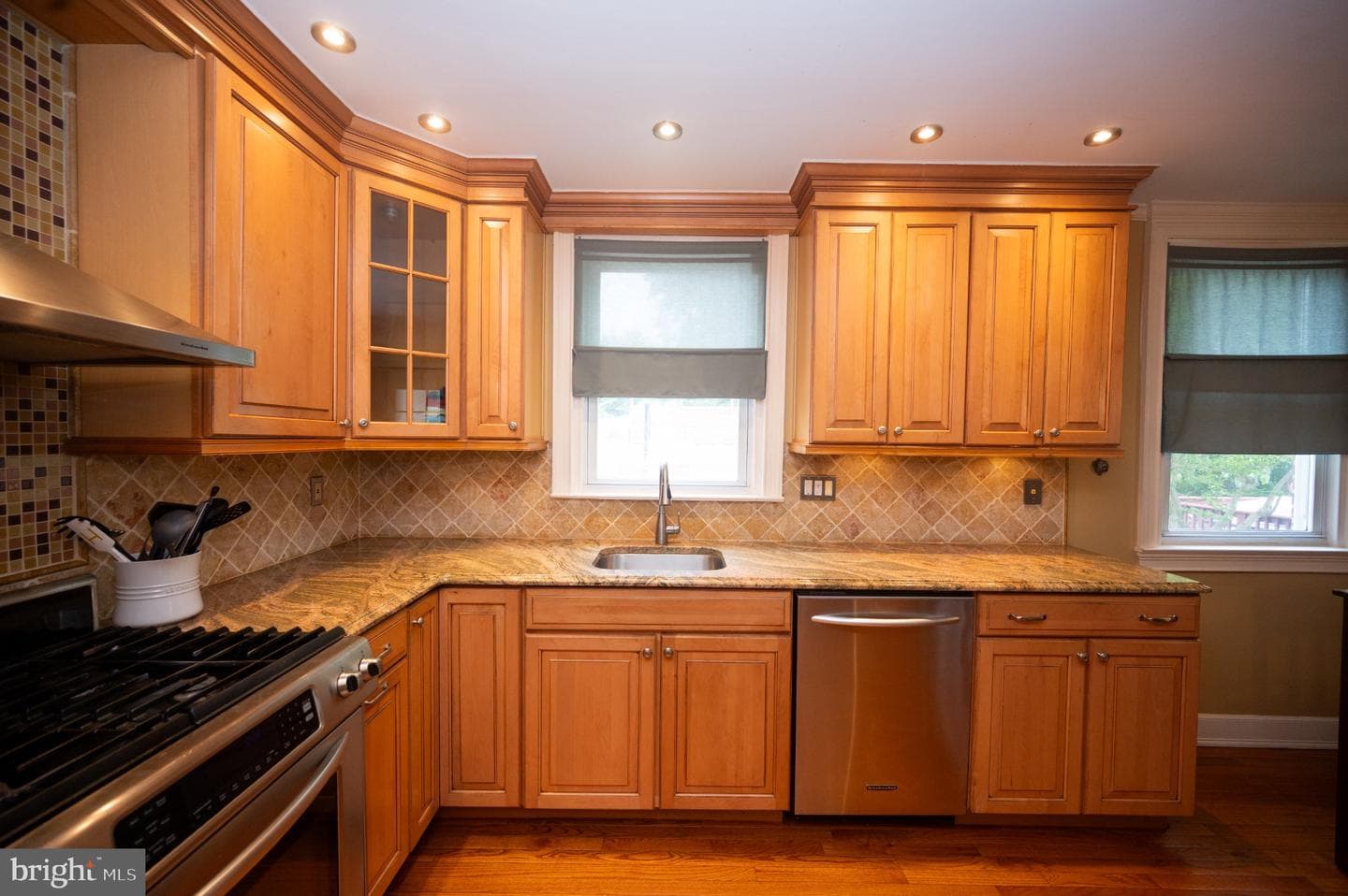 6655 Anderson Street photo 18