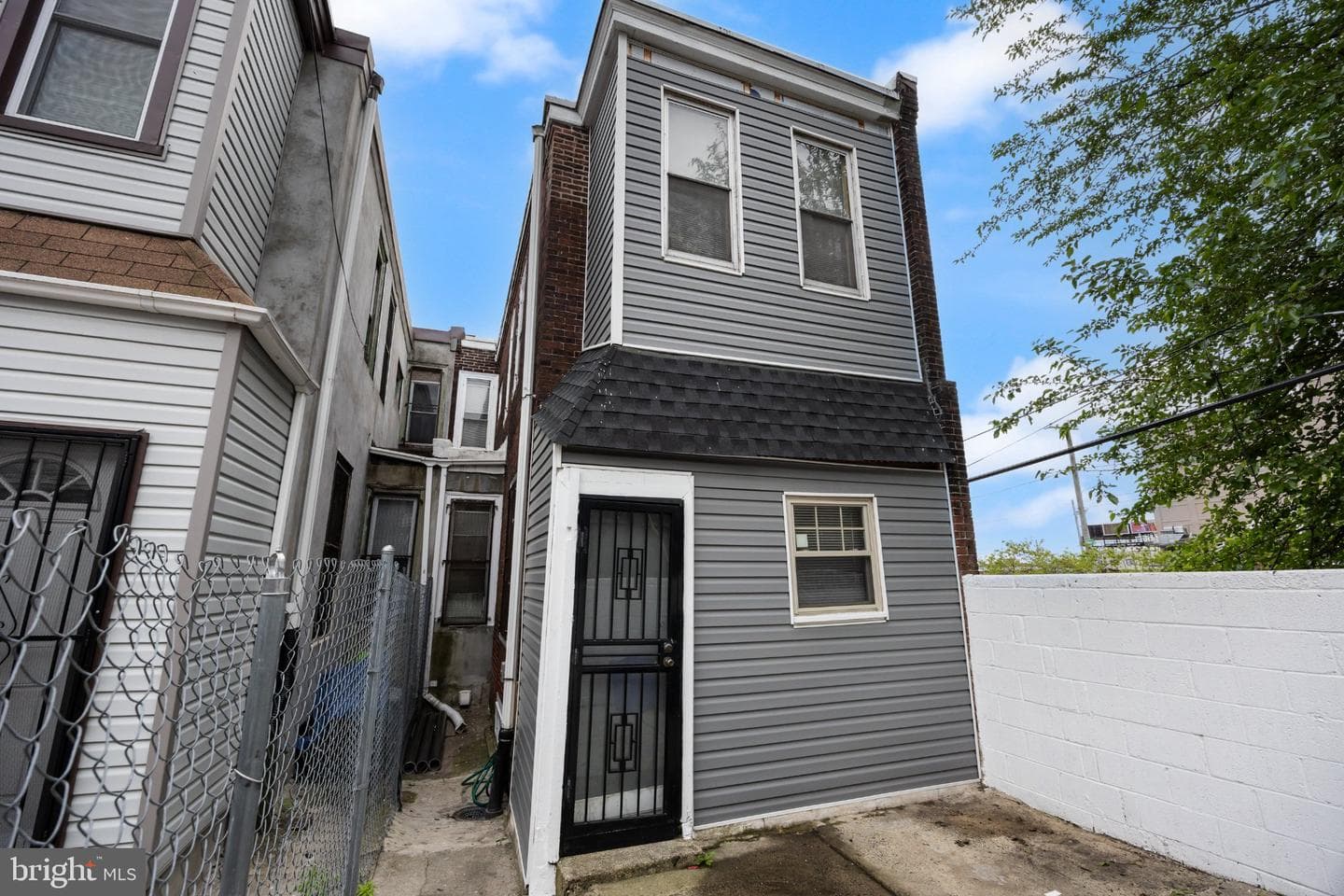 1241 W Silver Street photo 24