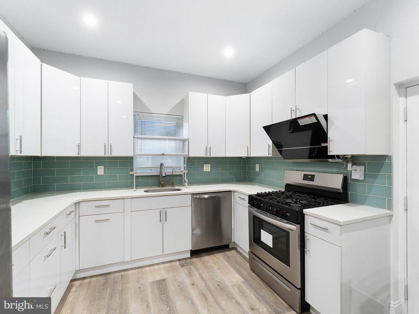 1711 Belfield Avenue photo 12