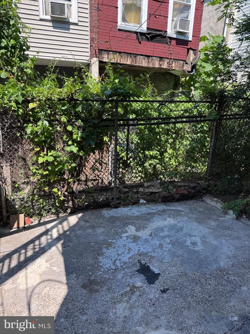 2420 N Cleveland Street photo 12