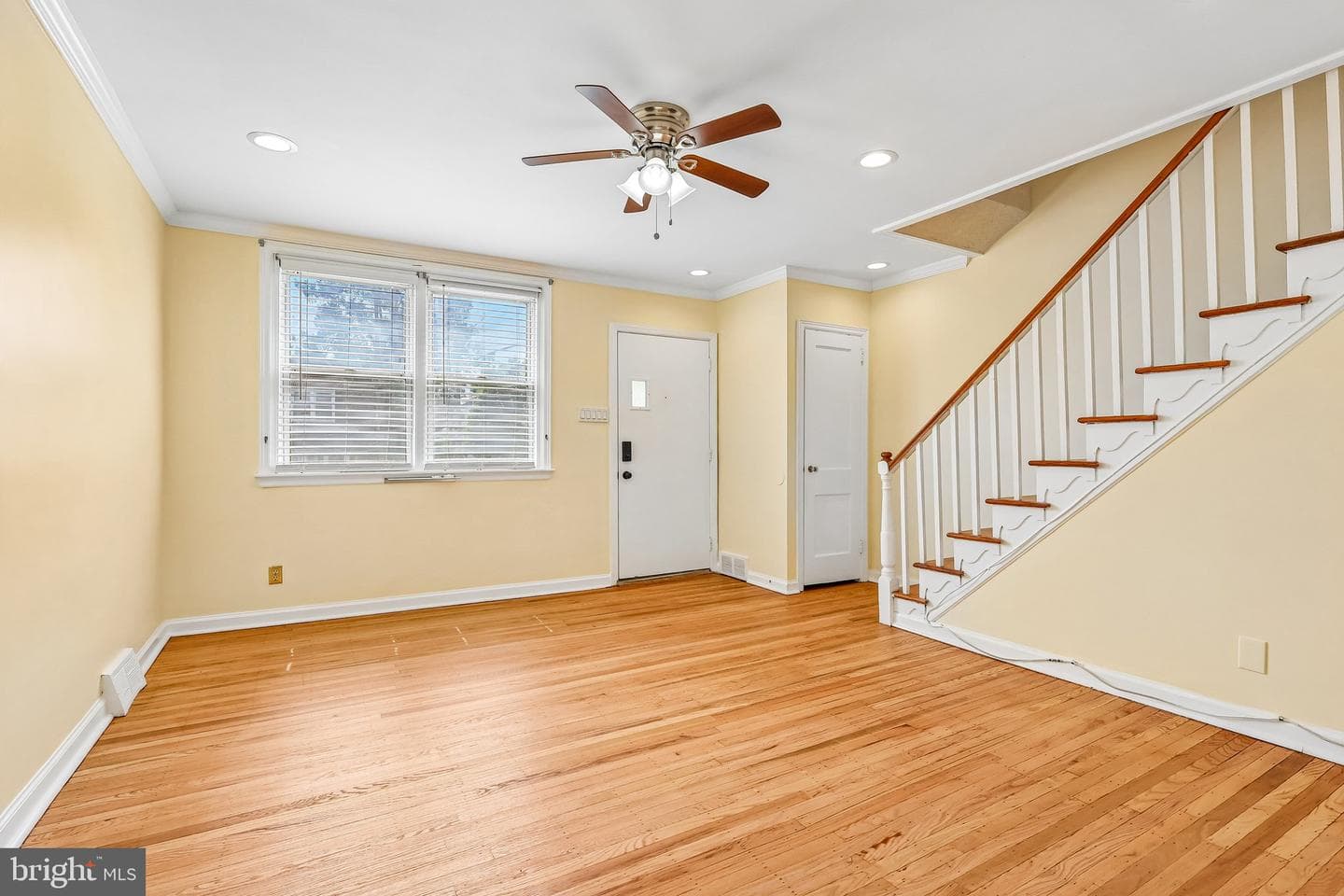 5836 Newtown Avenue photo 5