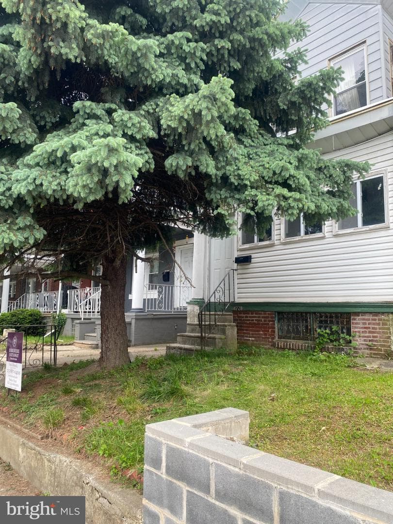 4728 Rosehill Street photo 2