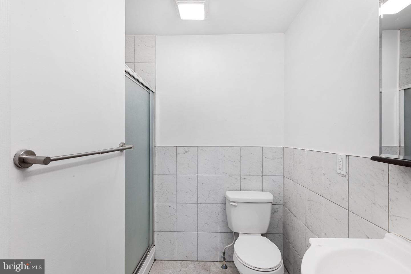 621 E Flora Street photo 16