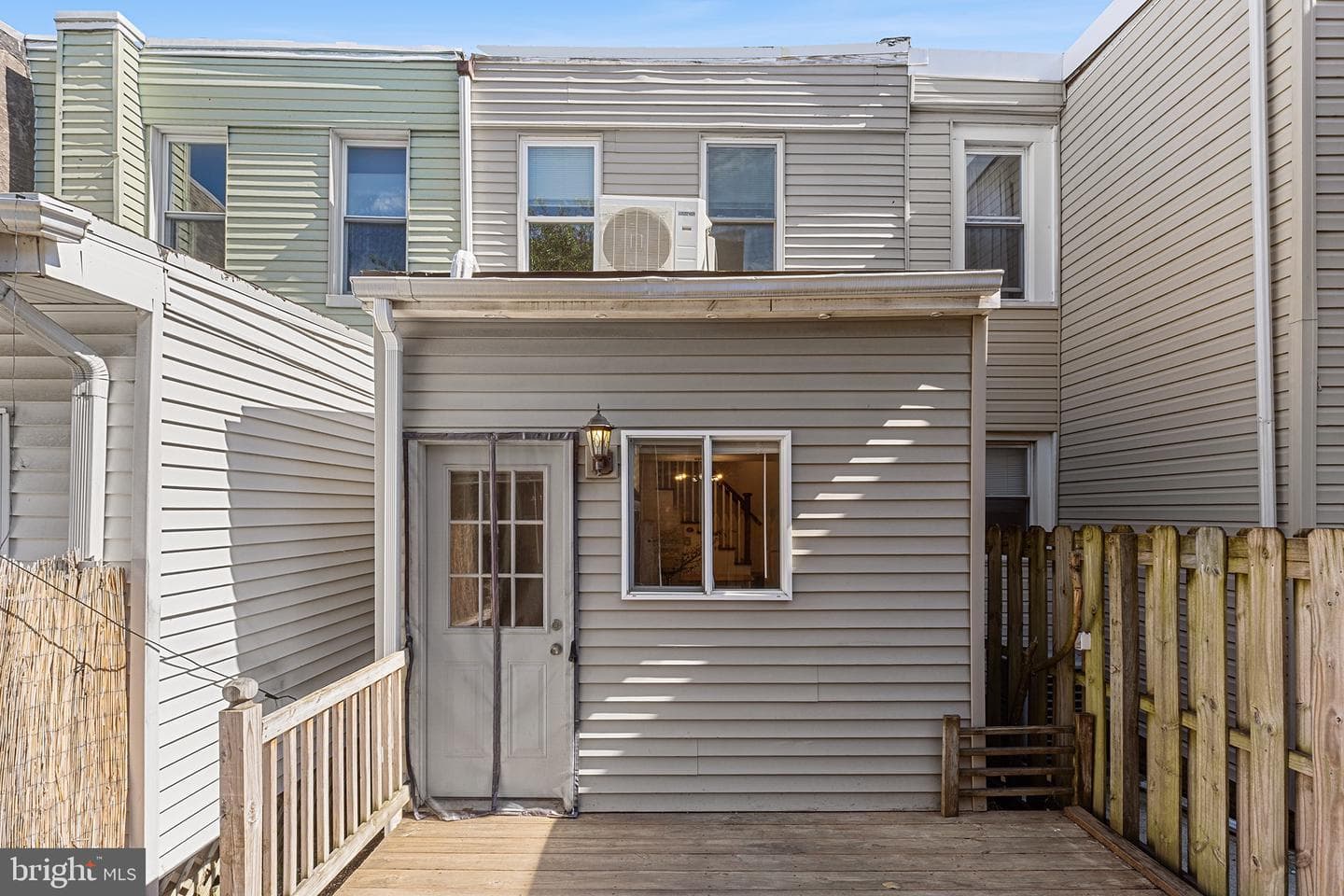 621 E Flora Street photo 20