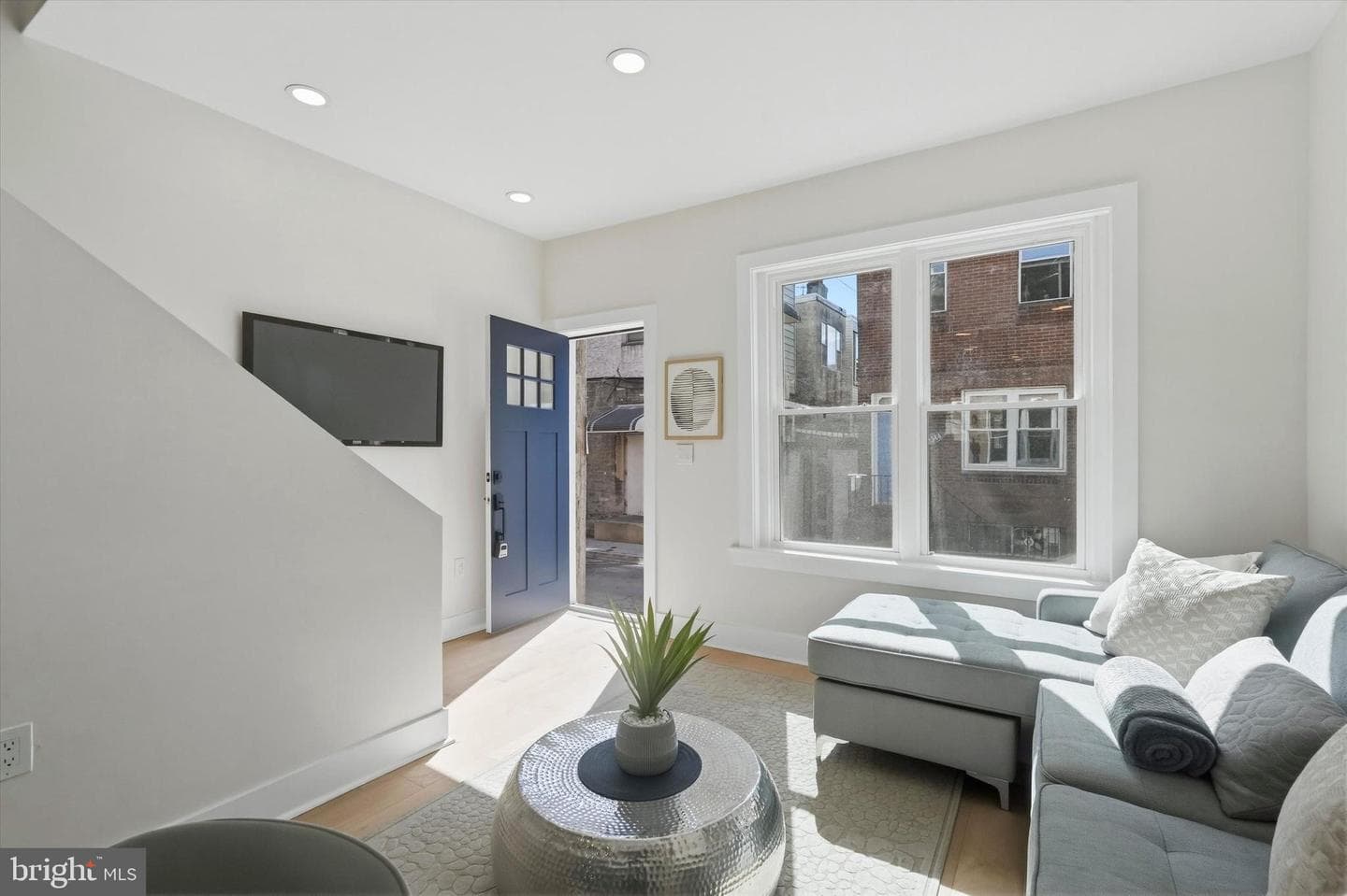 2345 S Bancroft Street photo 4