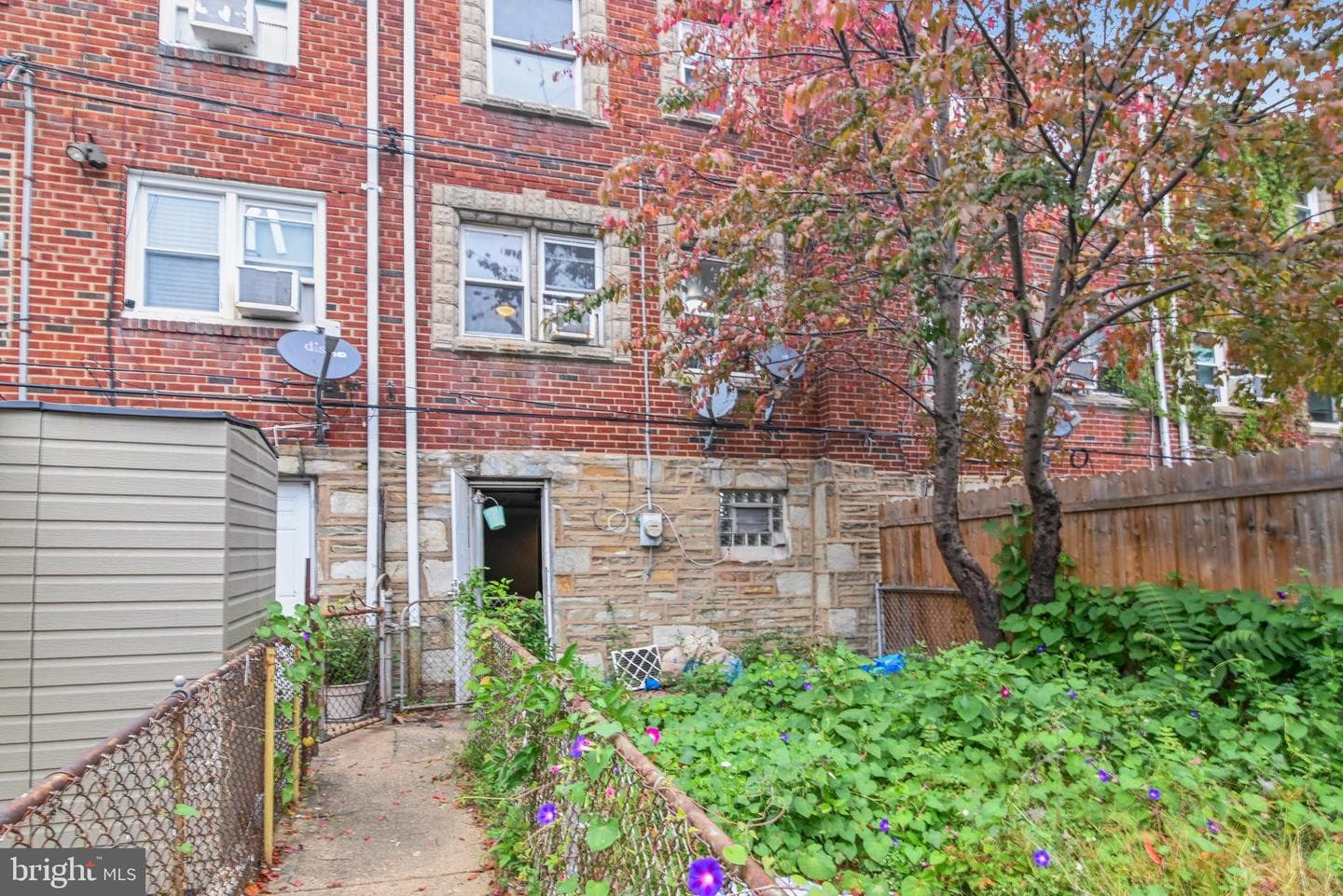 626 E Raymond Street photo 25