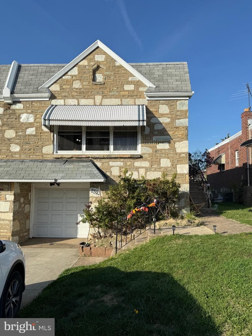2523 Bleigh Avenue photo 2