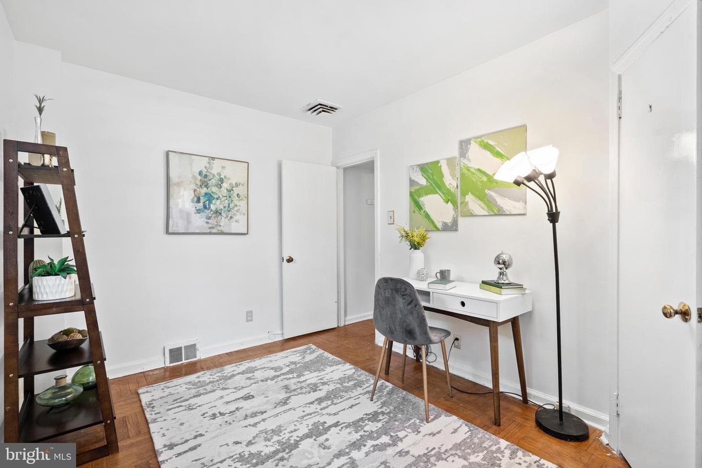 3226 W Penn Street photo 21