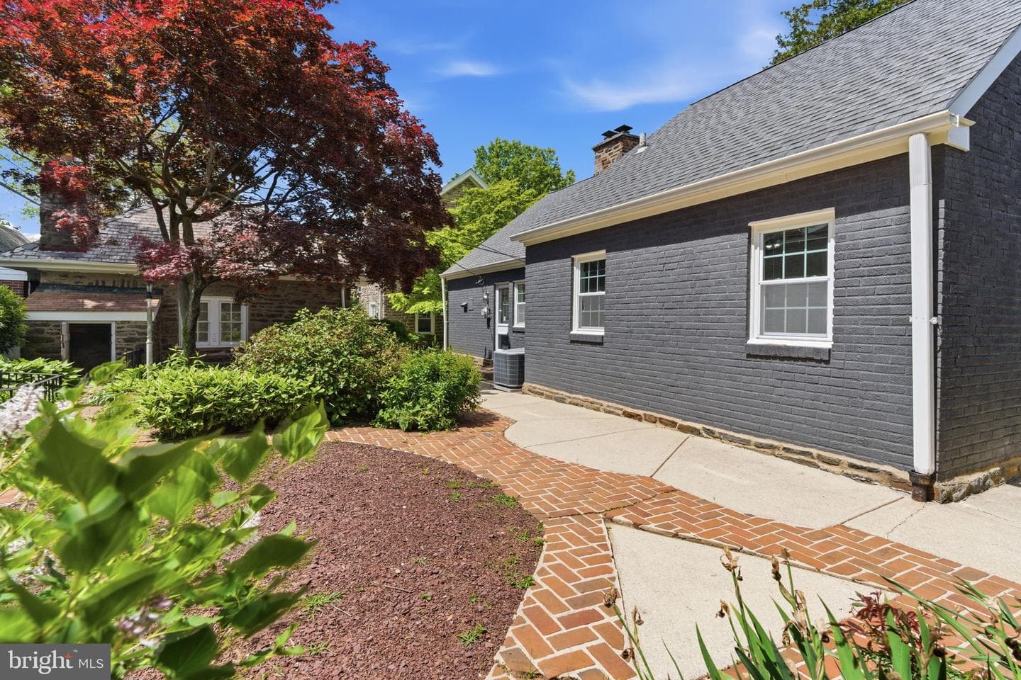 3226 W Penn Street photo 36