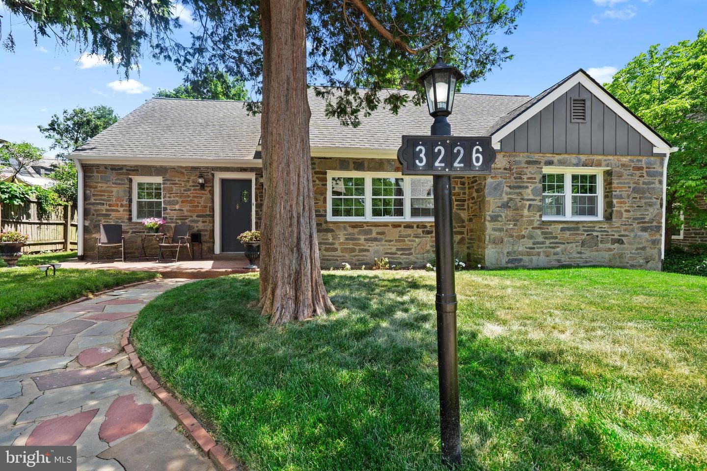 3226 W Penn Street photo 51