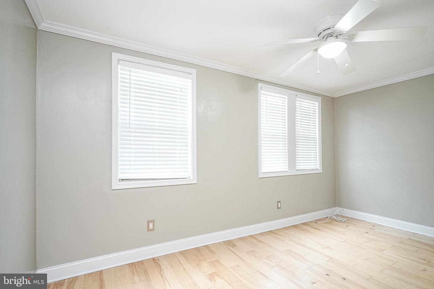 1208 W Oregon Avenue photo 18