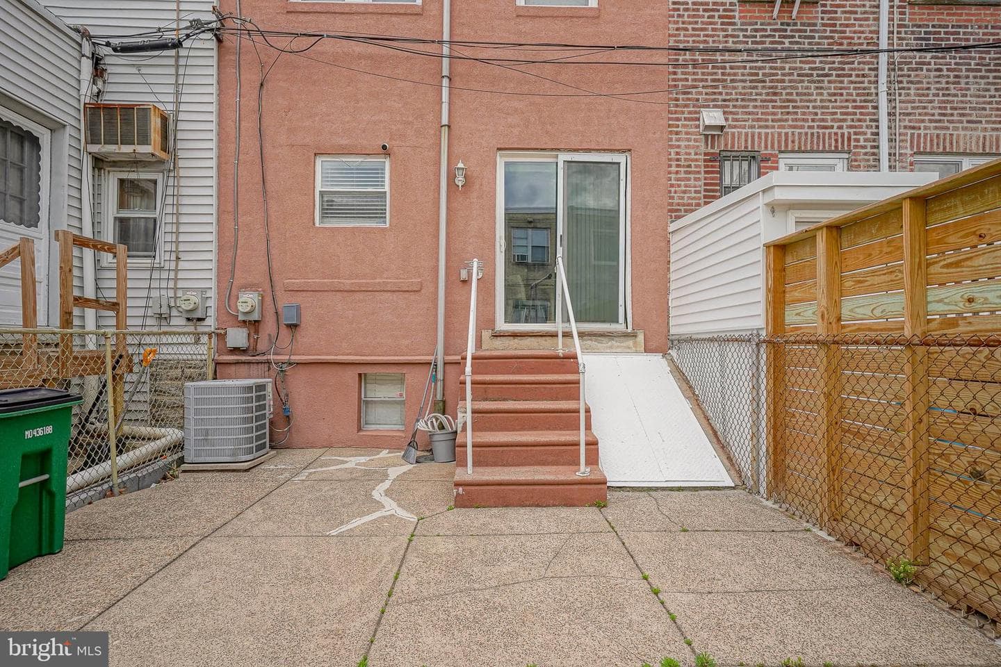 1208 W Oregon Avenue photo 28