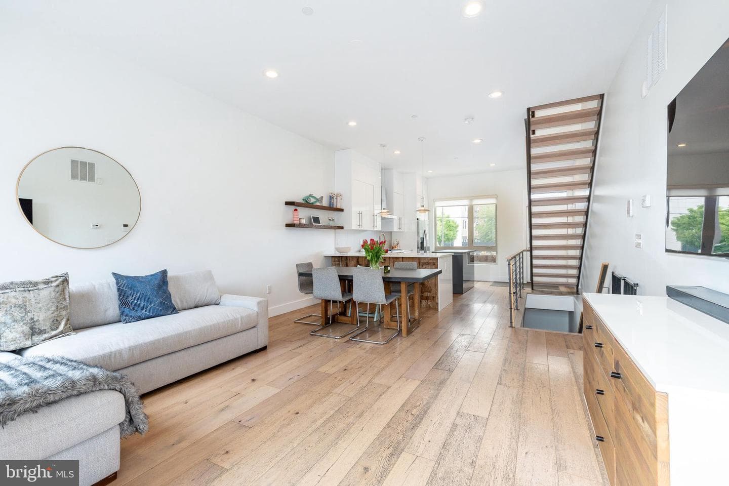 1511 N Howard Street photo 13
