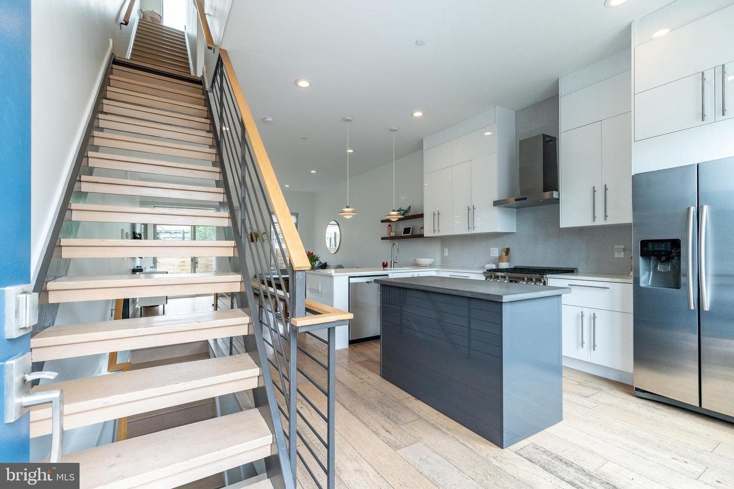 1511 N Howard Street photo 8