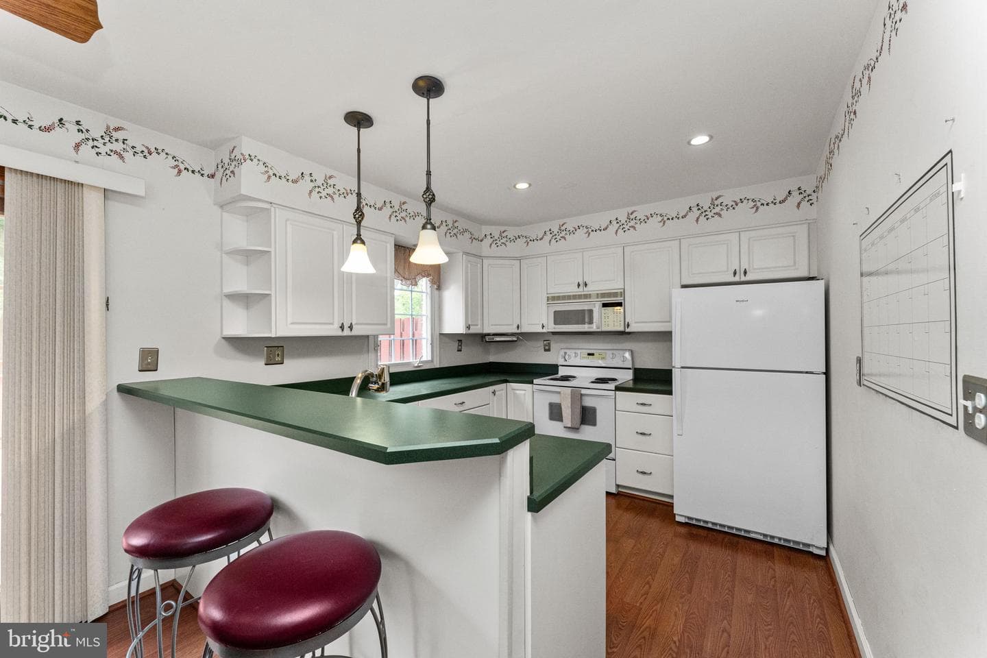 335 Leroy Street photo 10