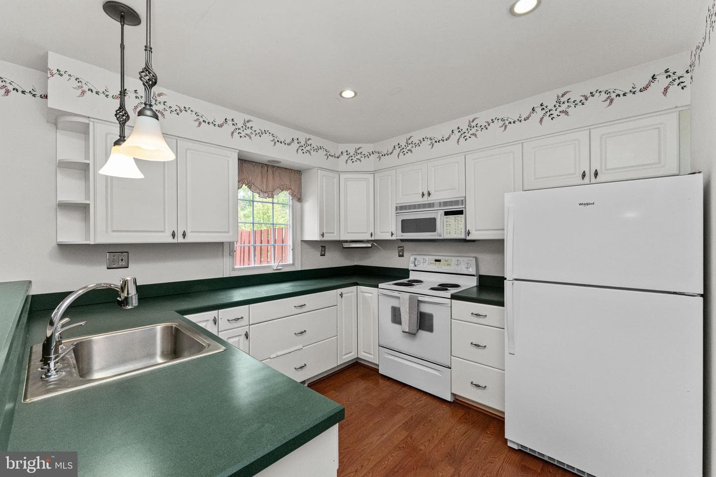335 Leroy Street photo 11