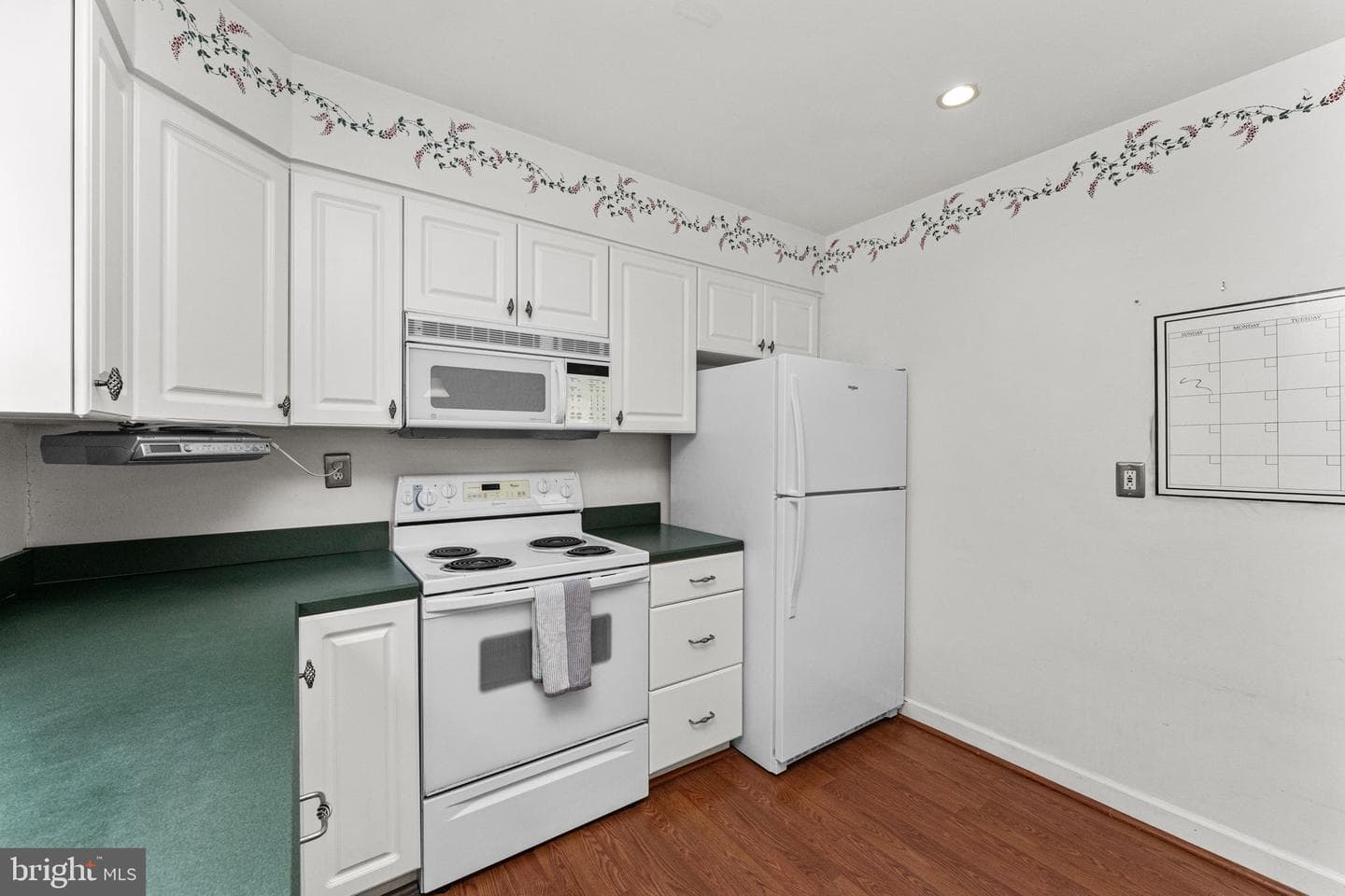 335 Leroy Street photo 14