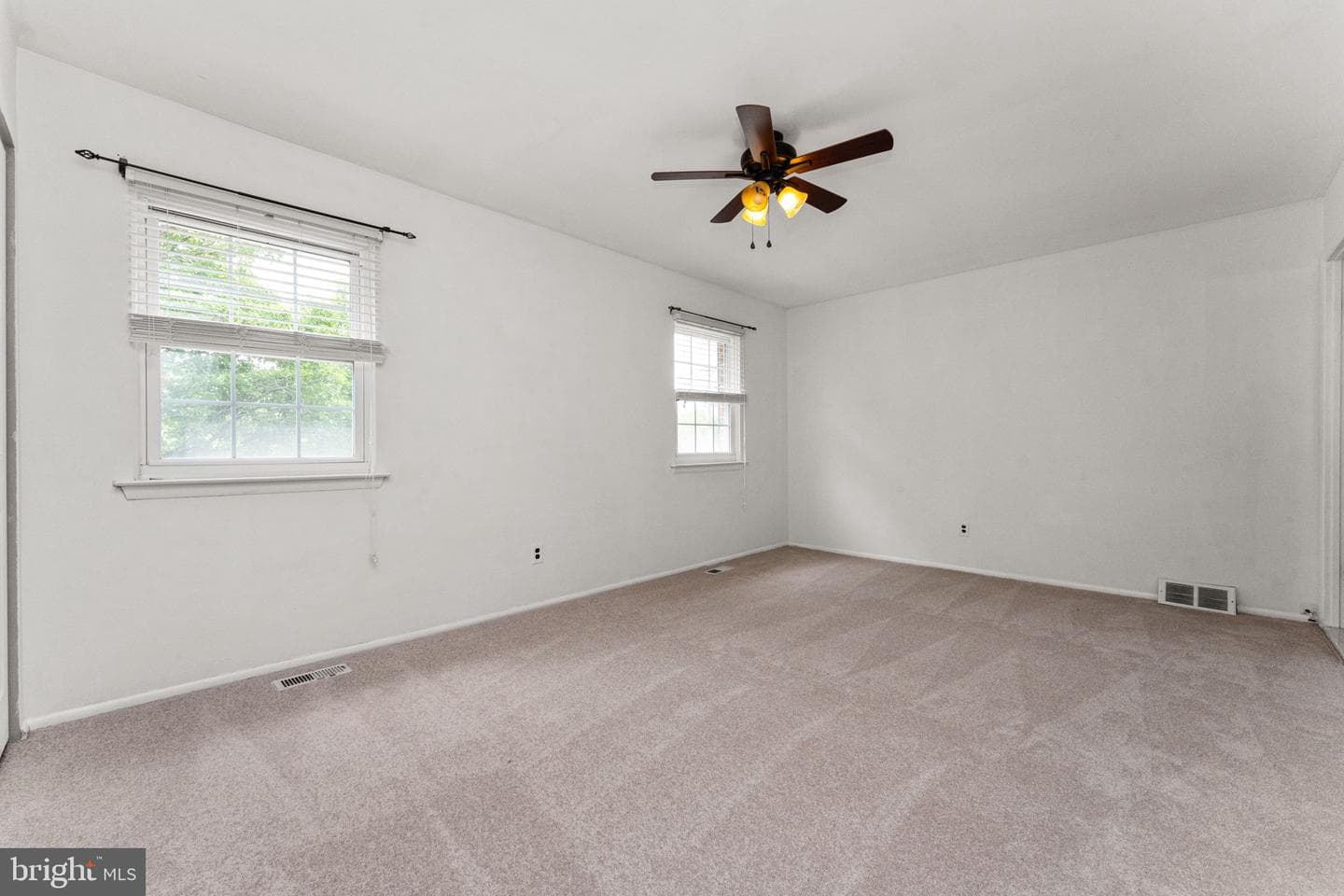 335 Leroy Street photo 16