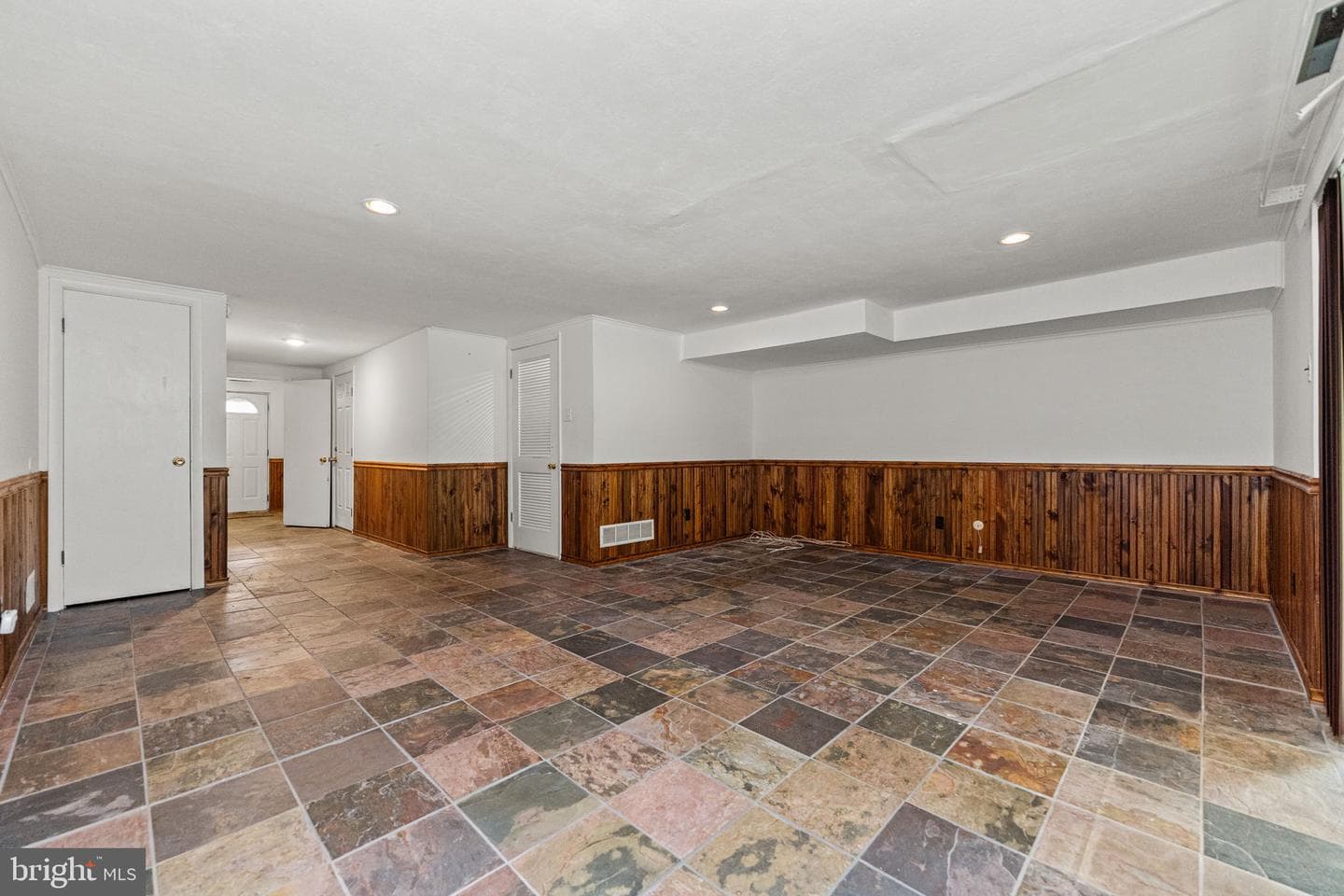 335 Leroy Street photo 25