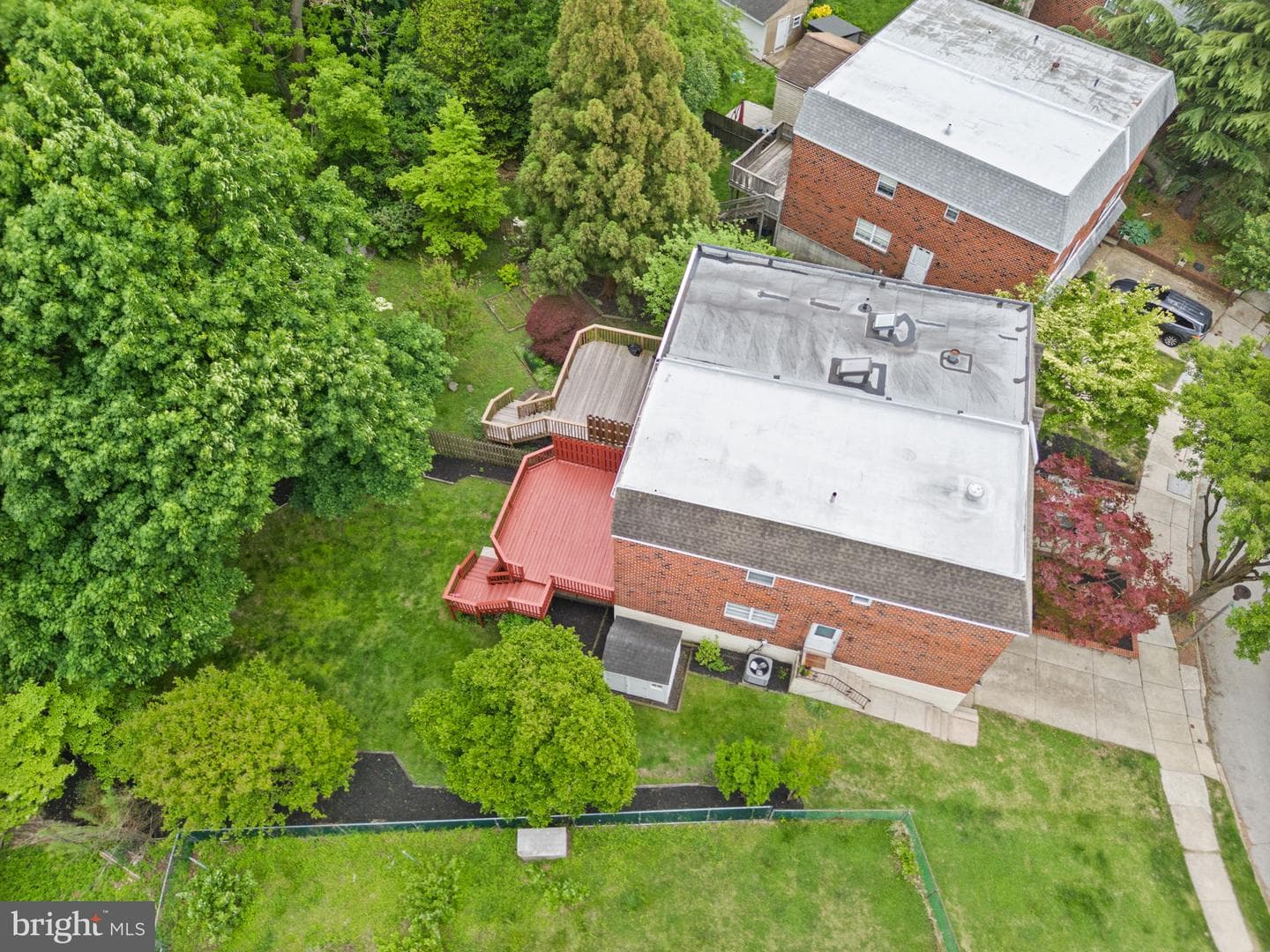 335 Leroy Street photo 31