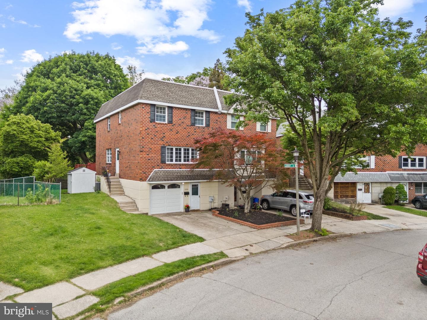 335 Leroy Street photo 32